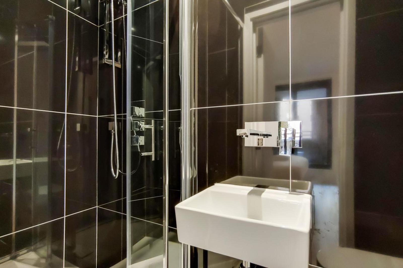 South Kensington - Point West Residences Лондон Экстерьер фото